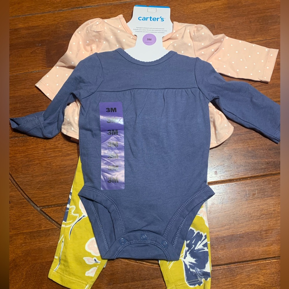 CARTER’S baby girl 4-Piece set